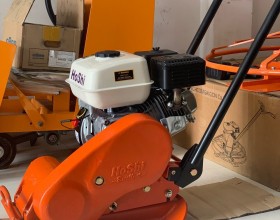 Máy đầm bàn Hoshi (5.5HP)